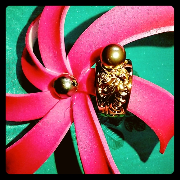 jewerly - Picture 1 of 3